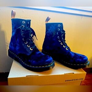 NWOT- DR MARTEN’S VEGAN 1460 VELVET LACE UP BOOTS